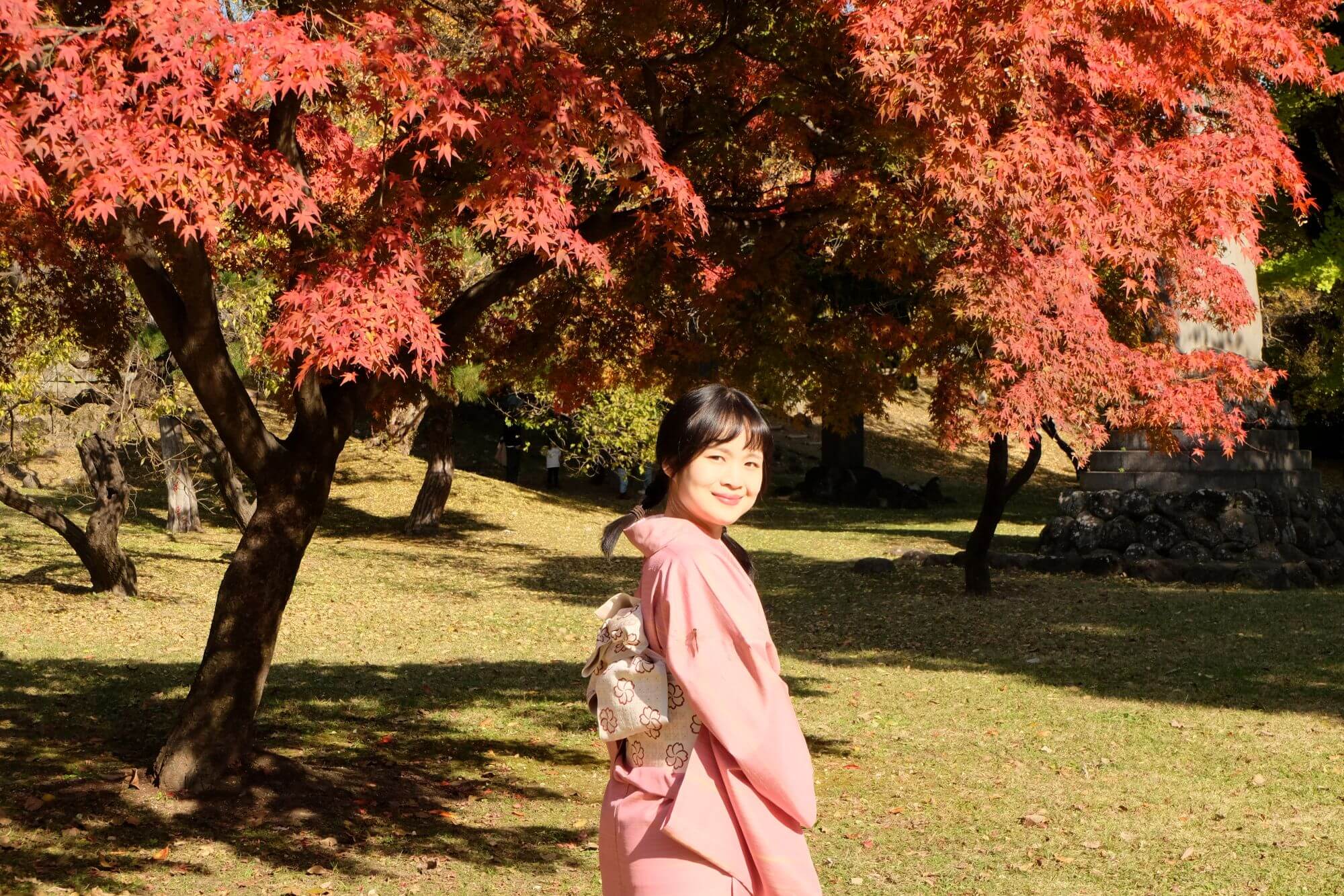 เดินเล่นถ่ายรูปกลางสวนปราสาทอูเอดะ