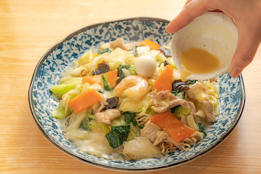 มื้อกลางวันกับเมนูขึ้นชื่ออย่าง “อันคาเคะยากิโซบะ”